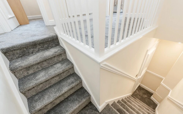 Taste Central London Living in Lush Home