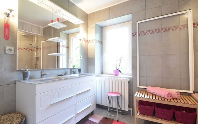 Cozy Holiday Home in Villefranche-du-Perigord with TV