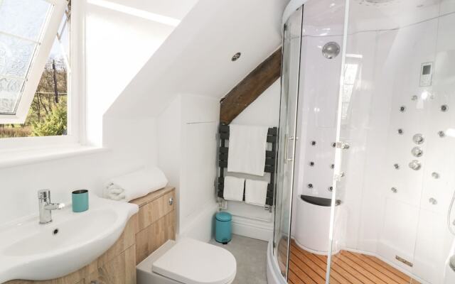 Lower Tundridge Cottage