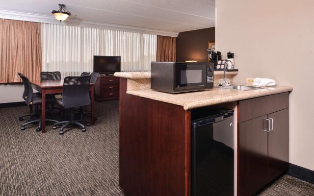 Best Western Plus Kelly Inn