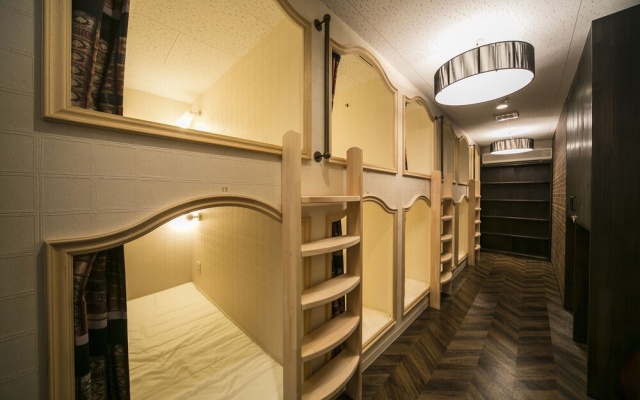 The Wardrobe Hostel Libreria – Hotel Rooms – Tokyo
