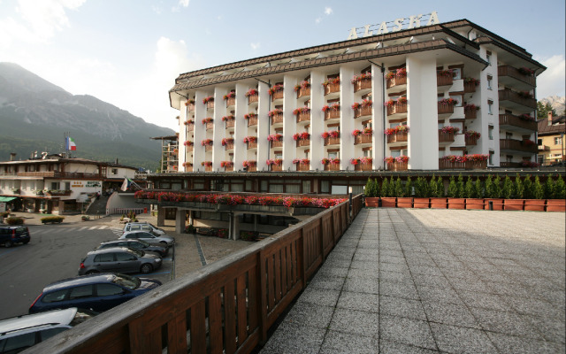Hotel Alaska Cortina