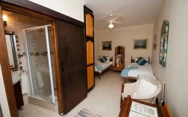 Lagoon Breeze Guest House