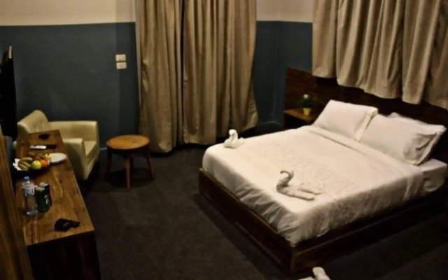 Nitocrisse Hotel