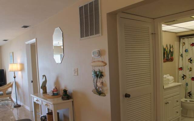 Sea Breeze 303 Apartment