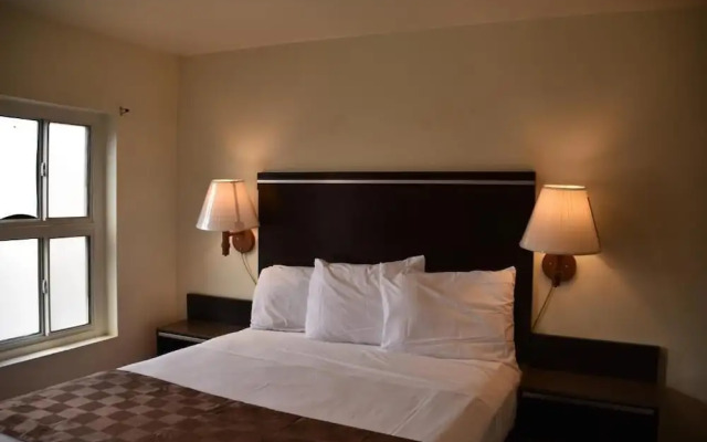 Baycities Motel