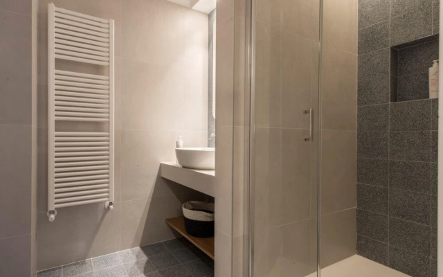 Le Niche Holiday Home With Balcony
