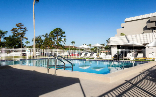 Palazzo Lakeside Hotel