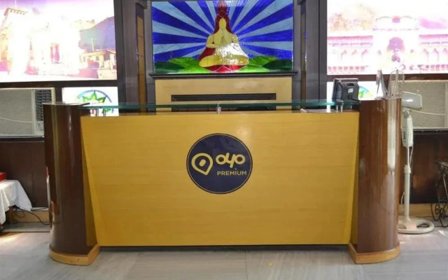 Oyo Premium Kailash Gate