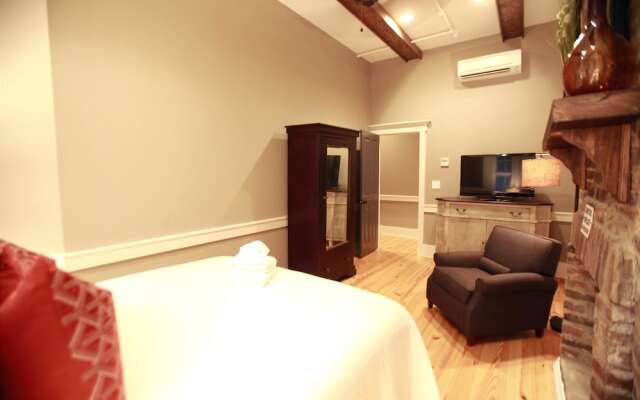 229 King Luxury Suites