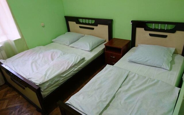 Cascade Hostel & Tours