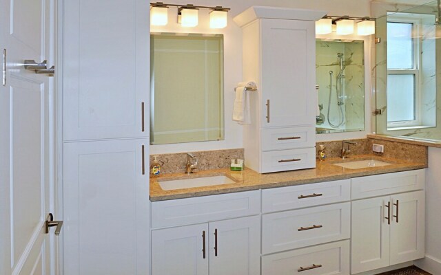 Pass-A-Grille Luxury Waterfront 612 by TechTravel