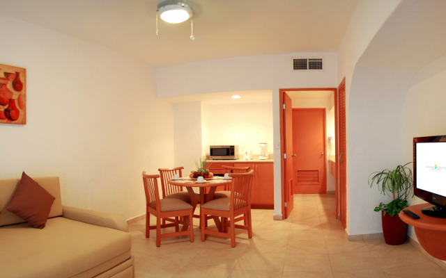 Laguna Suites Golf & Spa