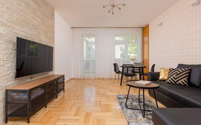 Jana Brożka Apartment Warsaw by Renters