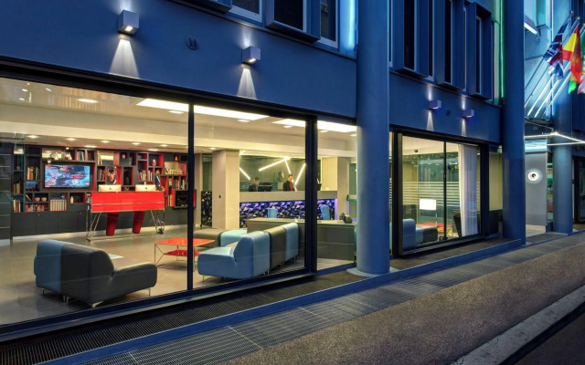 iQ Hotel Roma
