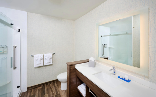 Holiday Inn Express and Suites Brantford by IHG