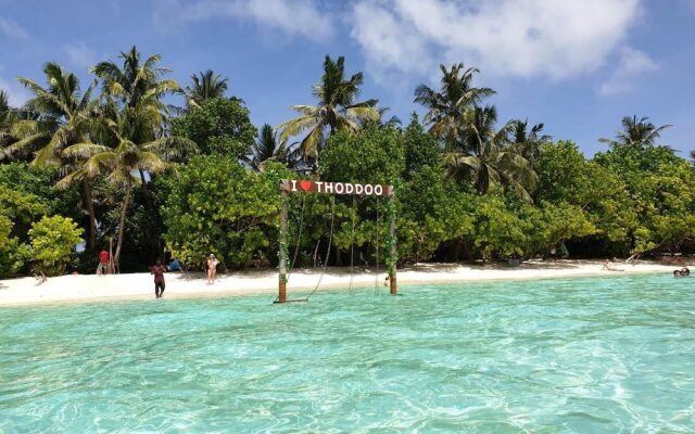 Thoddoo Beach Holiday Inn