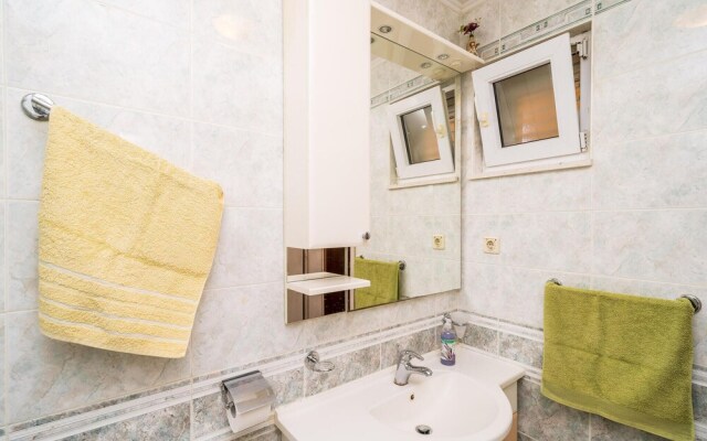 Stunning Apartment in Mlini With 2 Bedrooms and Wifi