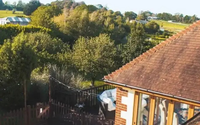 Threeways Retreat With Heated Swimming Pool