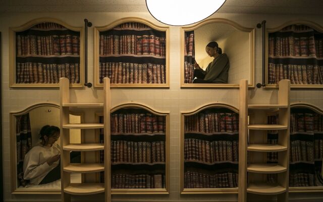 The Wardrobe Hostel Libreria
