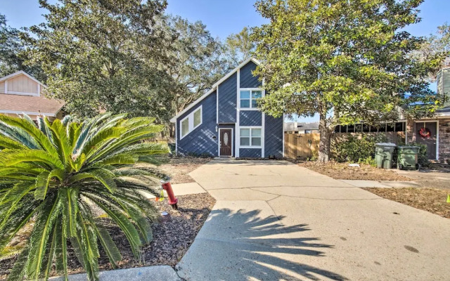 Pet-friendly A-frame Retreat Near Dtwn + Beaches!