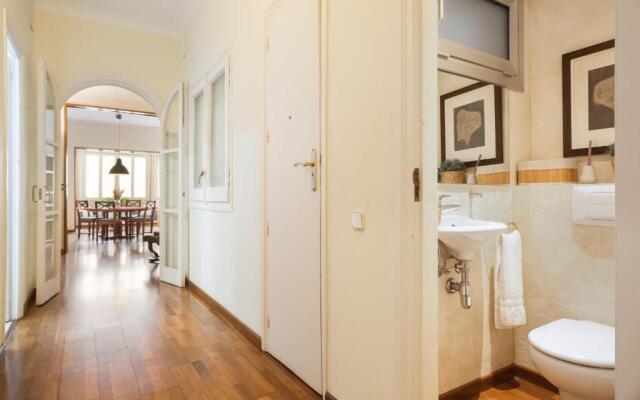Large & beautiful apartment 4min from Passeig de Gràcia