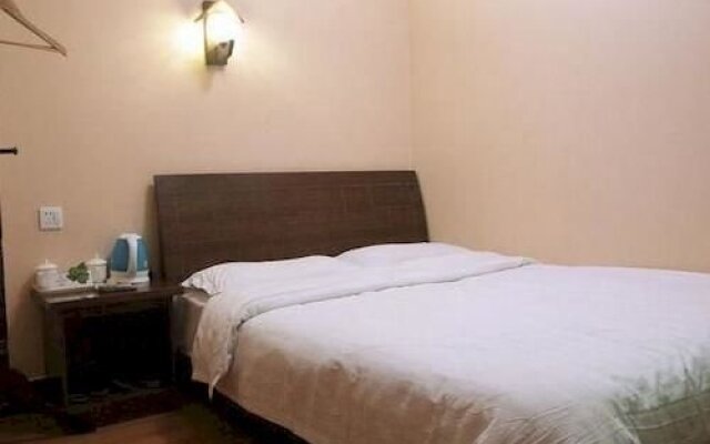 Yanying International Youth Hostel