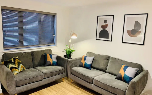 SA Today St Margarets Court Taunton with Fibre Wi-Fi & Netflix
