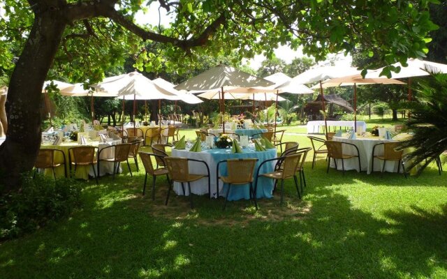 Badalodge Hotel & Restaurant