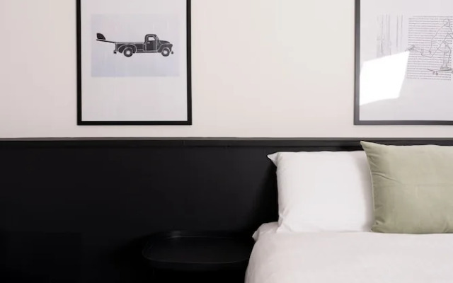 BREAKY HOTEL west coast