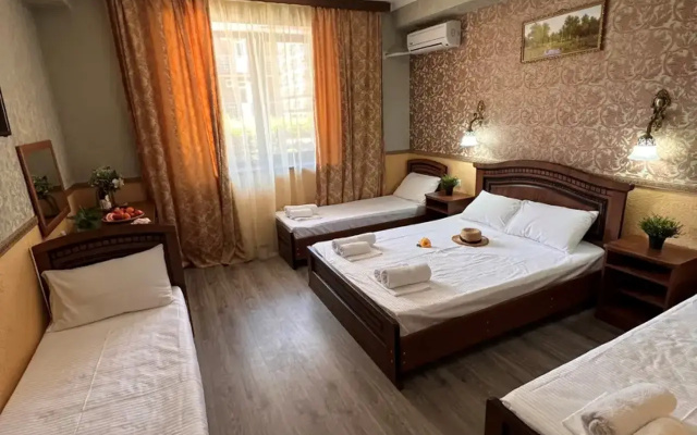 Отель «Леонидас» — фото