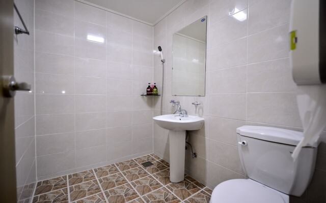 Suncheon Station Guesthouse - Hostel