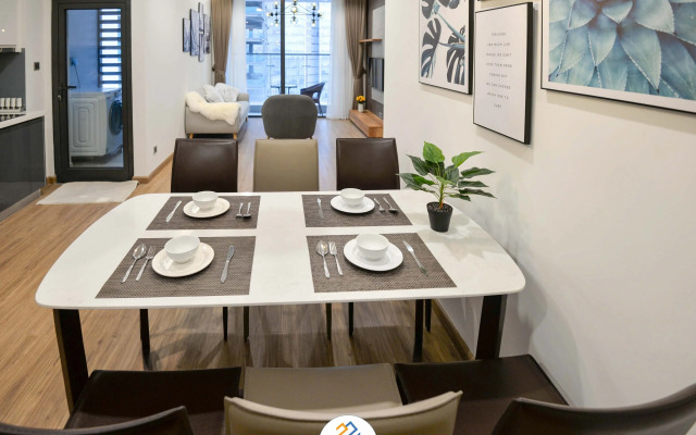 Sunny Vinhomes Metropolis Apartment