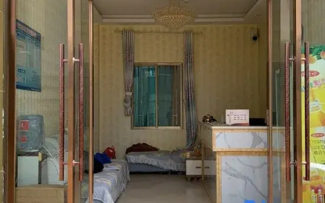 Mengzi Huaxi Hotel