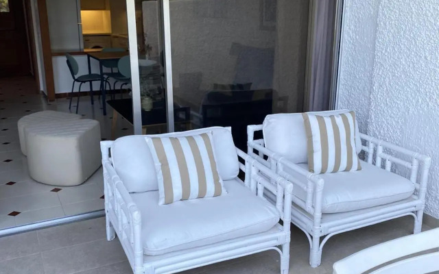 Luminoso apartamento en segunda línea playa 438
