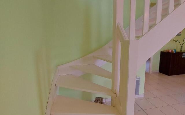 Gîte Saint-Mars-sur-la-Futaie, 4 pièces, 6 personnes - FR-1-600-94