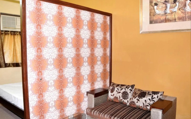 OYO 12957 Hotel Silver Plaza