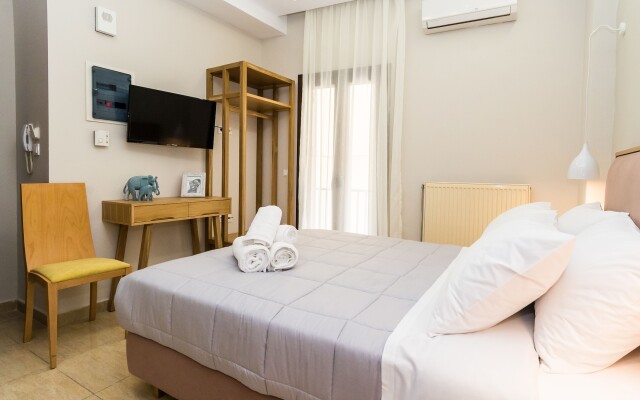 Alektor Studios & Apartments