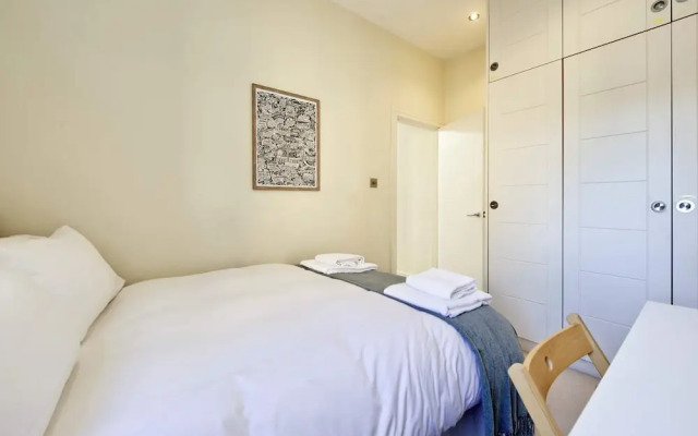 Spacious 3-bedroom Apartment in Earls Court