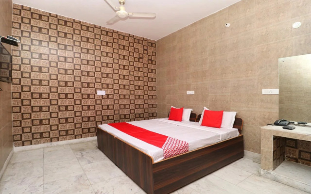 OYO 23066 Shiv Guest House