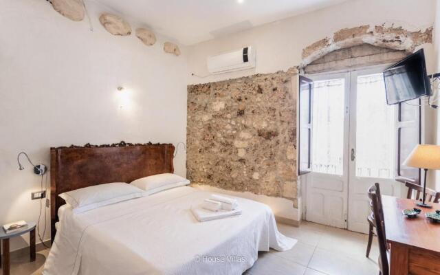 Golden Stone in Noto