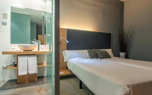 Petit Palace Tres Cruces