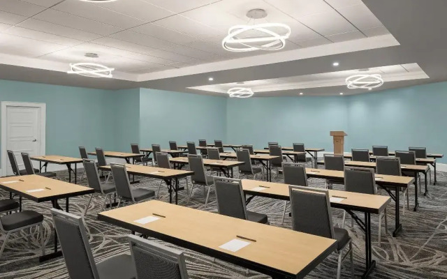 Courtyard by Marriott Nassau Downtown/Junkanoo Beach