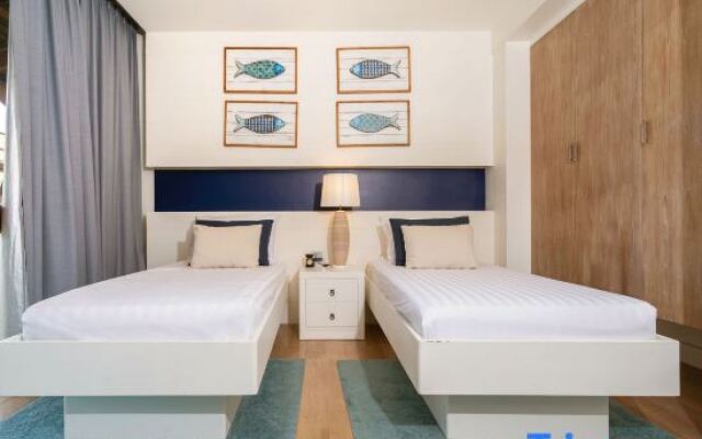 Phuket Seaview with Pool and Rooftop 4 Bedroom Skyvilla