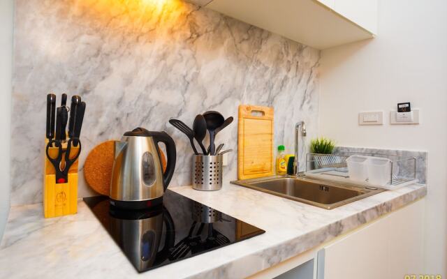 Aristo 2 Beach Front - by Holy Cow 712