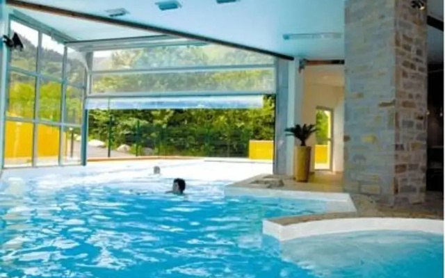T2 RESIDENCE 3 ETOILES Piscine chauffée Sauna Hammam