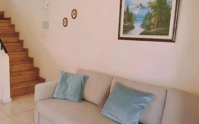 52 MEN - Sea Gem Apartment