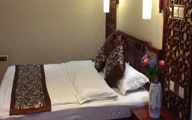 Beijing Happy Dragon Courtyard