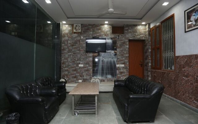 OYO 28264 Chirag House