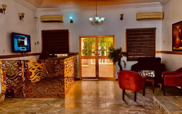 E-Gold Luxury Hotel